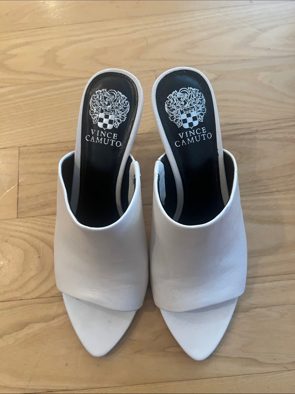 Vince Camuto Pileesa White Leather Mules Slides Sandal Silver Metal Heel 8.5 - Picture 4 of 9